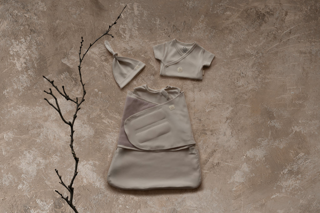 Yenidoğan Kundak Seti – QUNDAQ Kalça Dostu Bej (Soft Beige)