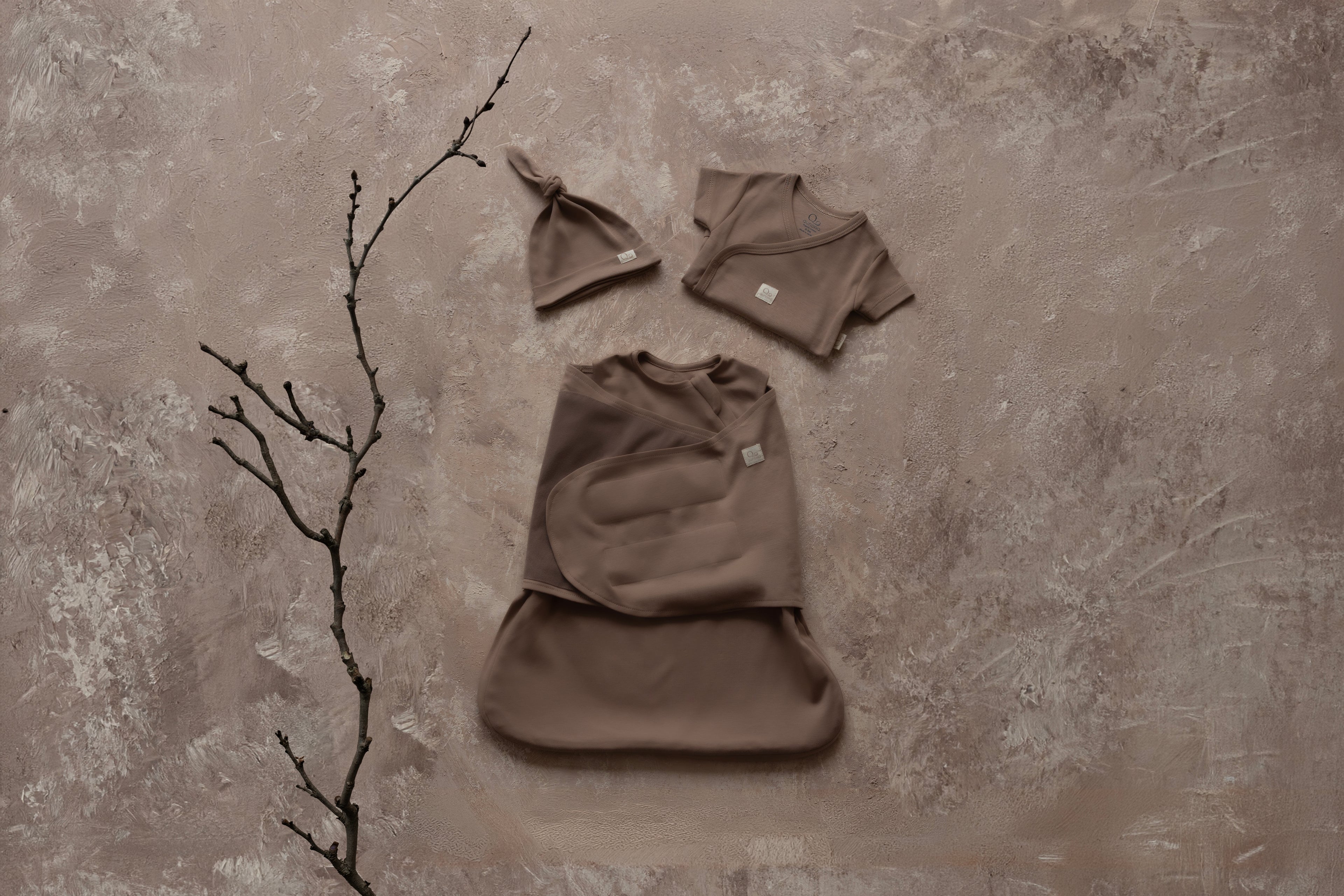 Yenidoğan Kundak Seti – QUNDAQ Kalça Dostu Toprak (Taupe)