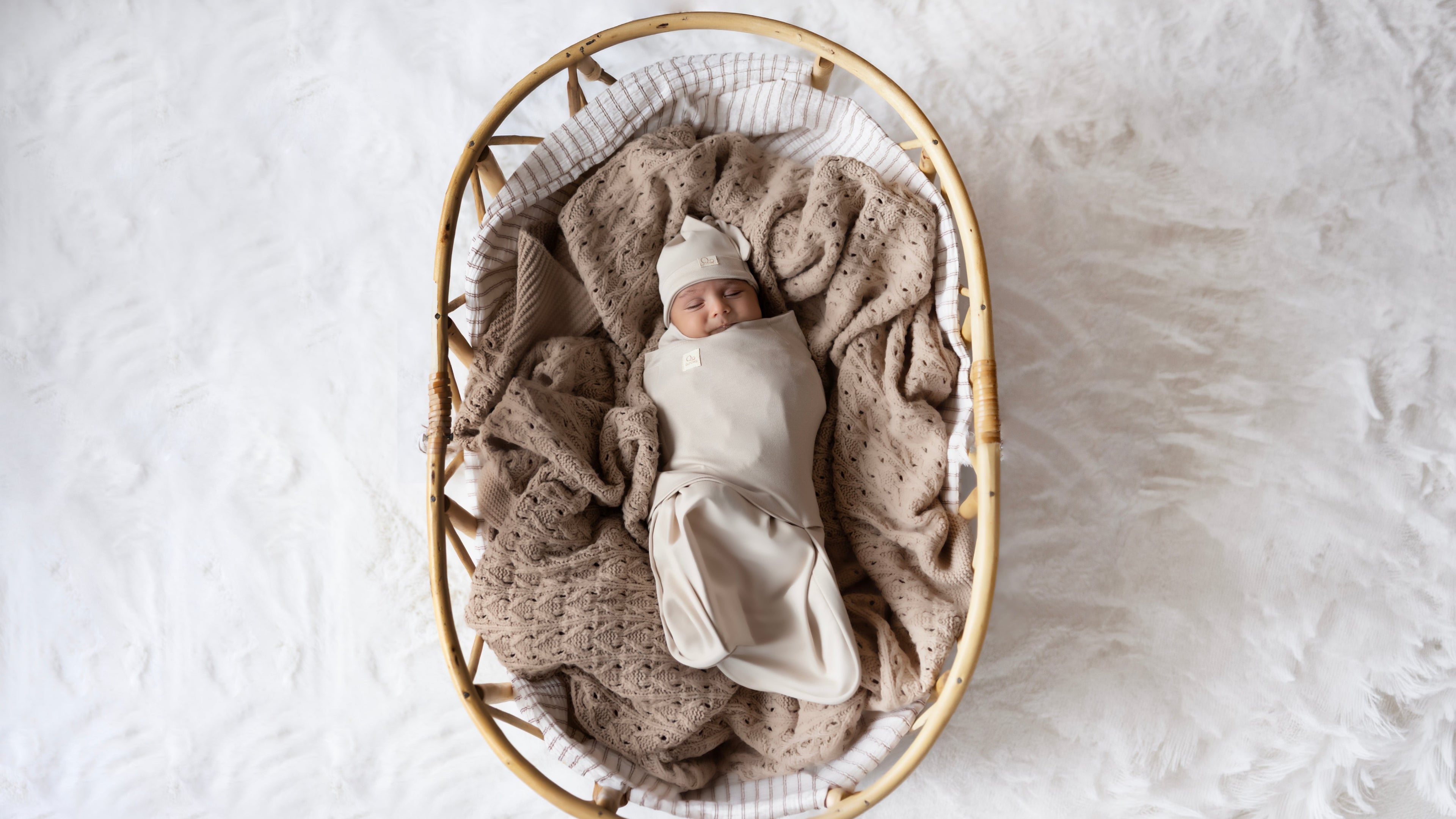 Yenidoğan Kundak Seti – QUNDAQ Kalça Dostu Bej (Soft Beige)